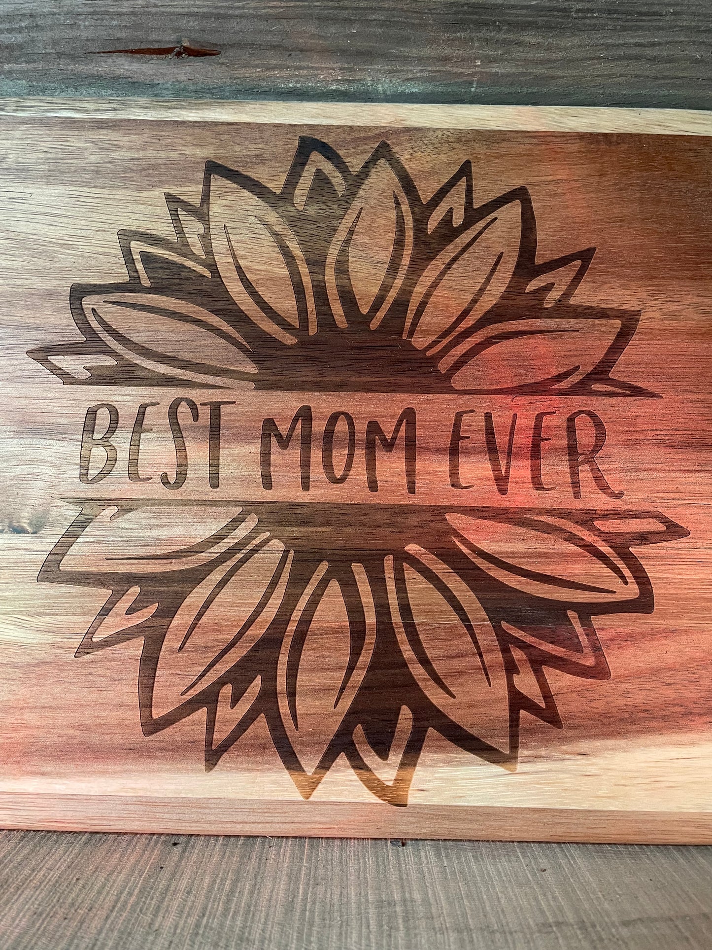 Best Mom Rectangle wood cutting board