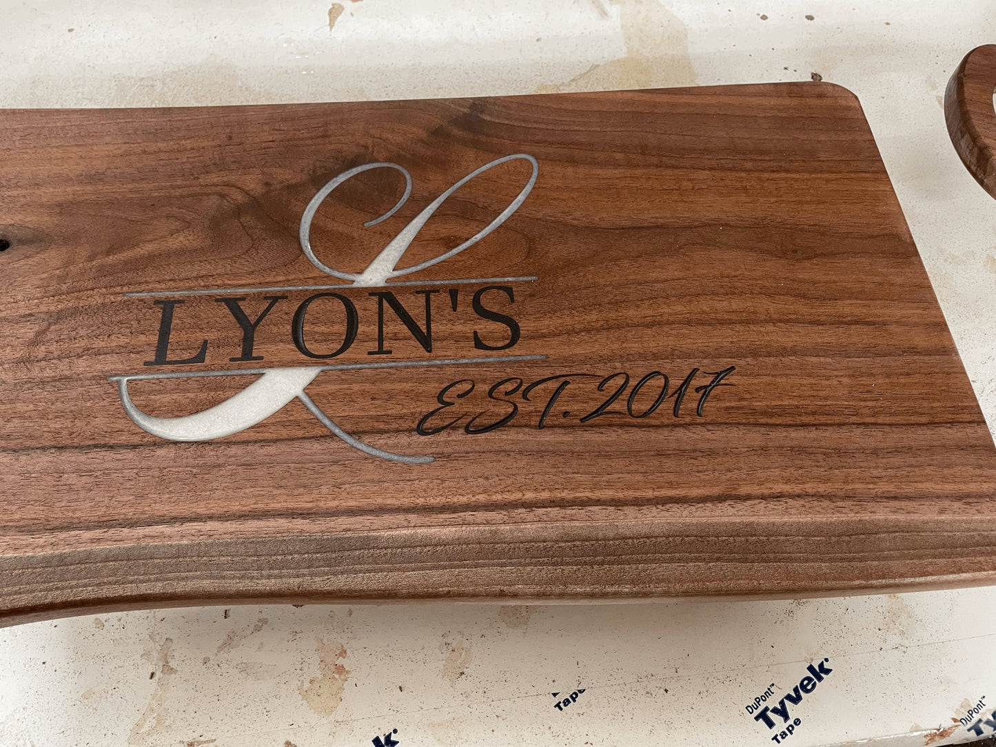 personalized charcuterie board (middle break through design)